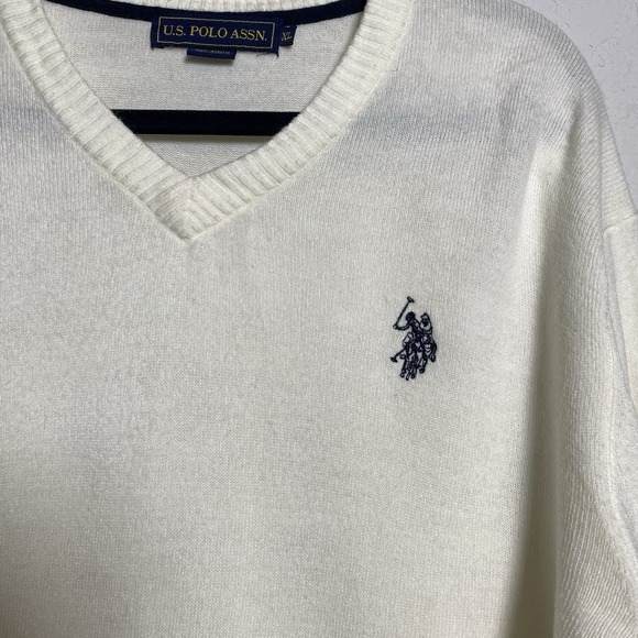 US Polo Assn Mens XL V Neck Long Sleeve Cream Sweater Preppy Ivy Minimalist - Picture 7 of 11